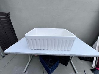 Beautiful ceramic barn kitchen sink
