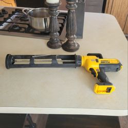 Dewalt Calking Gun (DCE 570)