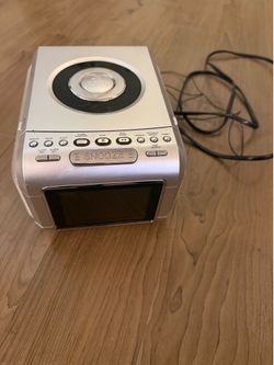 Radio Alarm Clock With CD Player