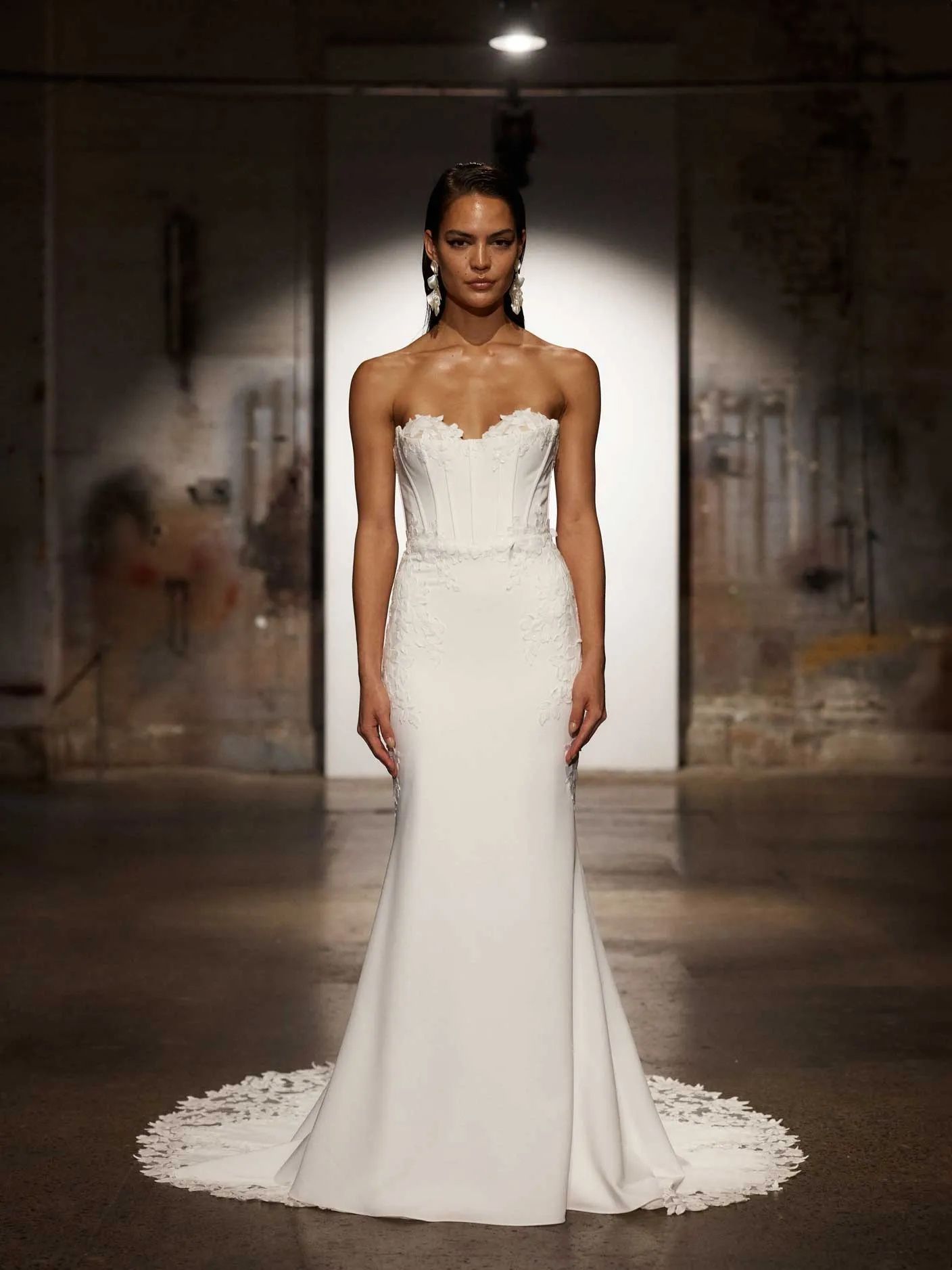 Brand New Evie Young Wedding Dress