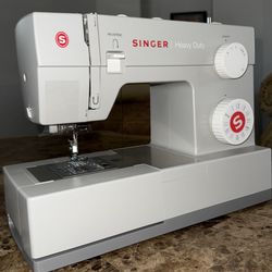 Singer Heavy Duty Sewing Machine 