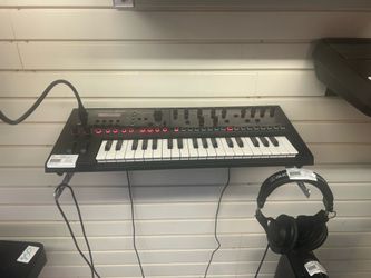 ROLAND JD-XI SYNTHESIZER