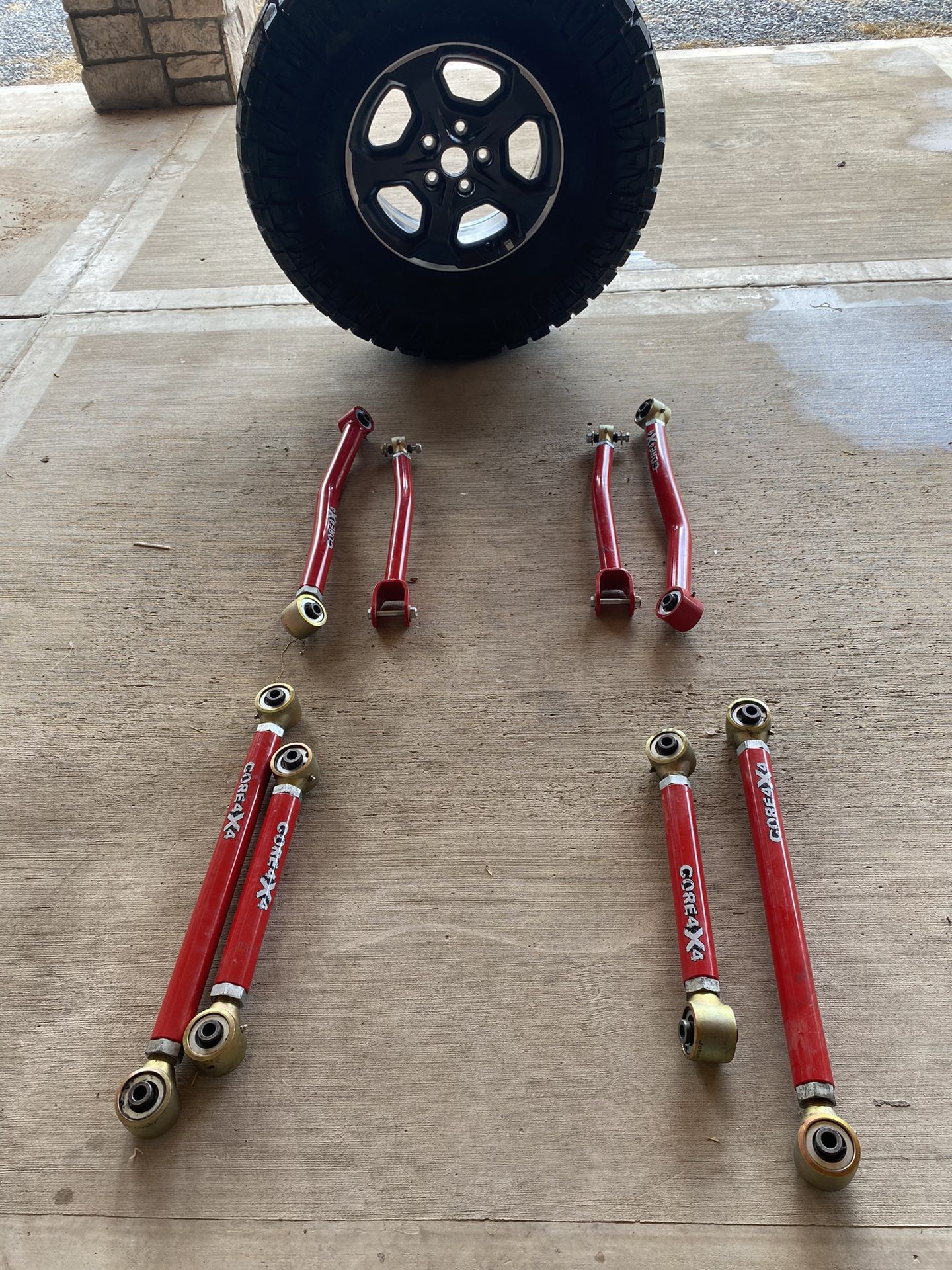 Jeep Gladiator Adjustable Control Arms & Sapre Tire