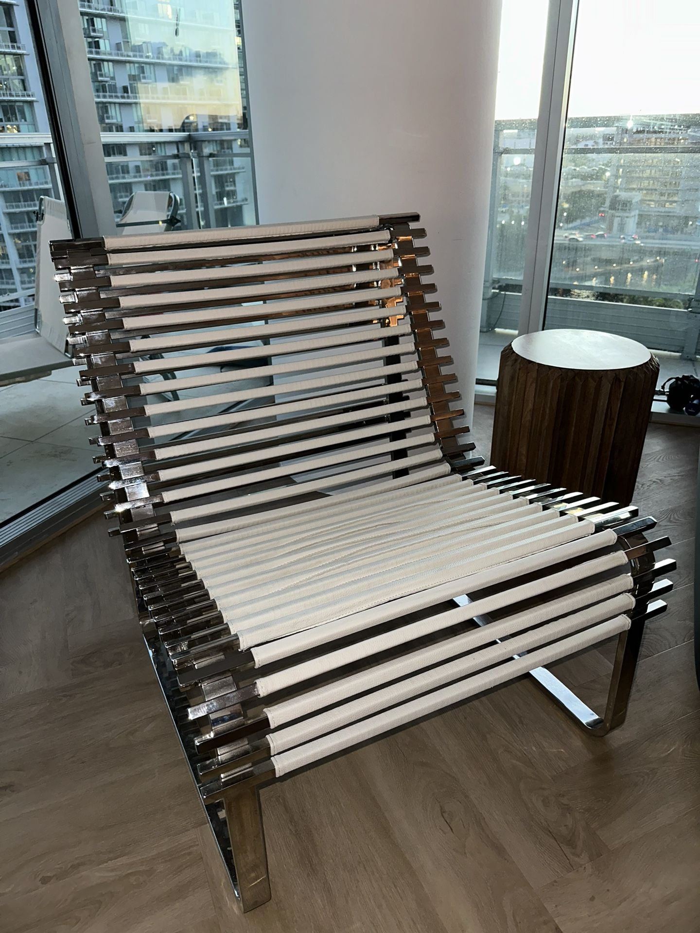 El Dorado Accent Chair In Silver With White Leather