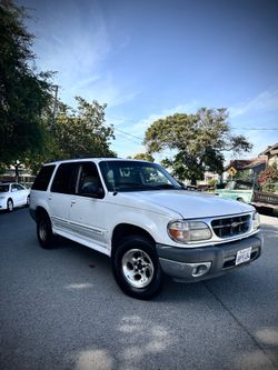 2002 Ford Explorer