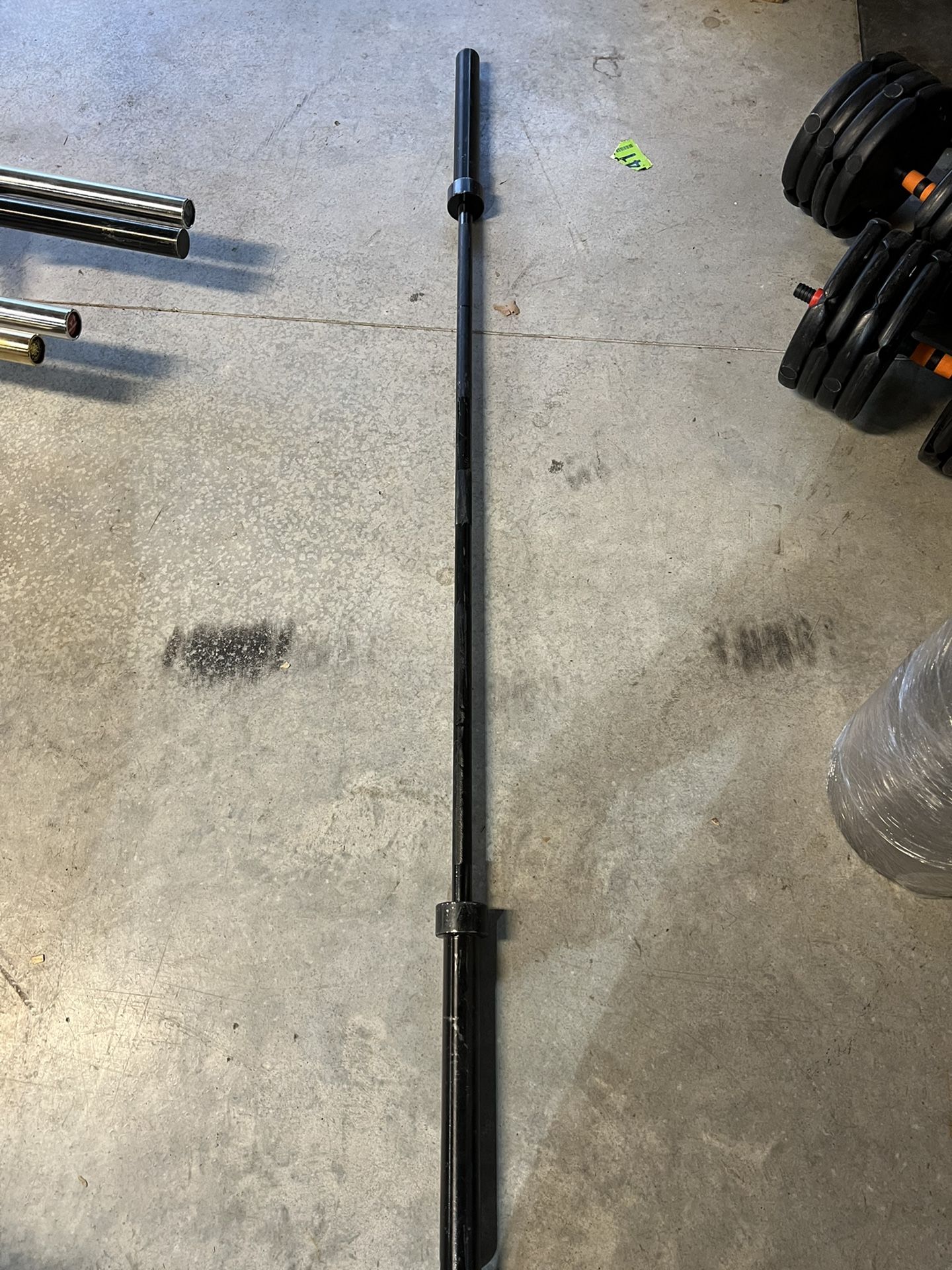 7ft Olympic 45lb Barbell (Black And Chrome Options)