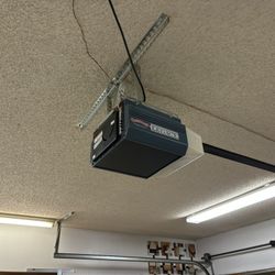Legacy Overhead Garage Opener 1/2 Hp Chain Drive.
