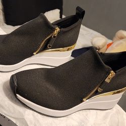 DKNY Women's Boot Shoes Size 7