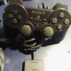 Controles para play station 2 buenos $30 Dlls por los dos