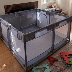 Large playpen