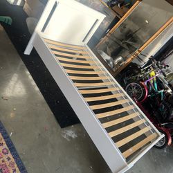 Songesand IKEA Twin Bed 