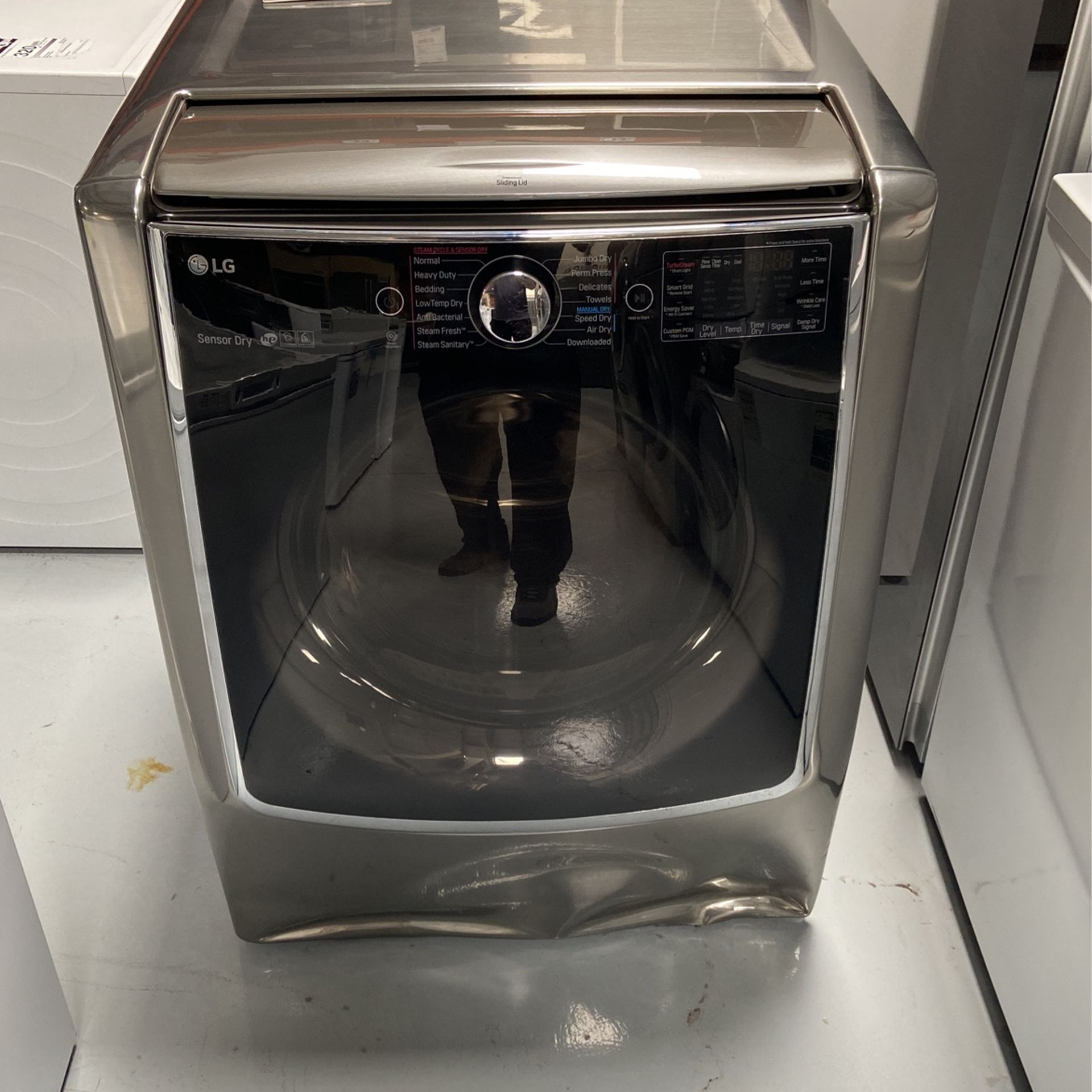 LG Open Box 9.0 Cu.ft.large Smart Wi-Fi Enabled Electric Dryer Dlex9000v