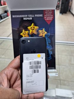 Apple IPhone 7 32gb Unlocked For All Carriers 