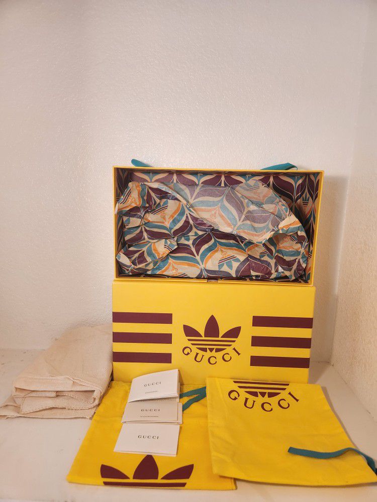Gucci & Louis Vuitton shoe boxes w/ shoe bags for Sale in Henderson, NV -  OfferUp