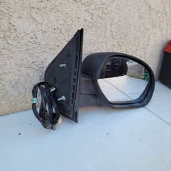 Oem Gmc Chevy Yukon Silverado Right Side Passenger Mirror $100
