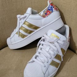 Adidas SuperStar Bold W ,  Size : 6.5  Excellent Condition. 
