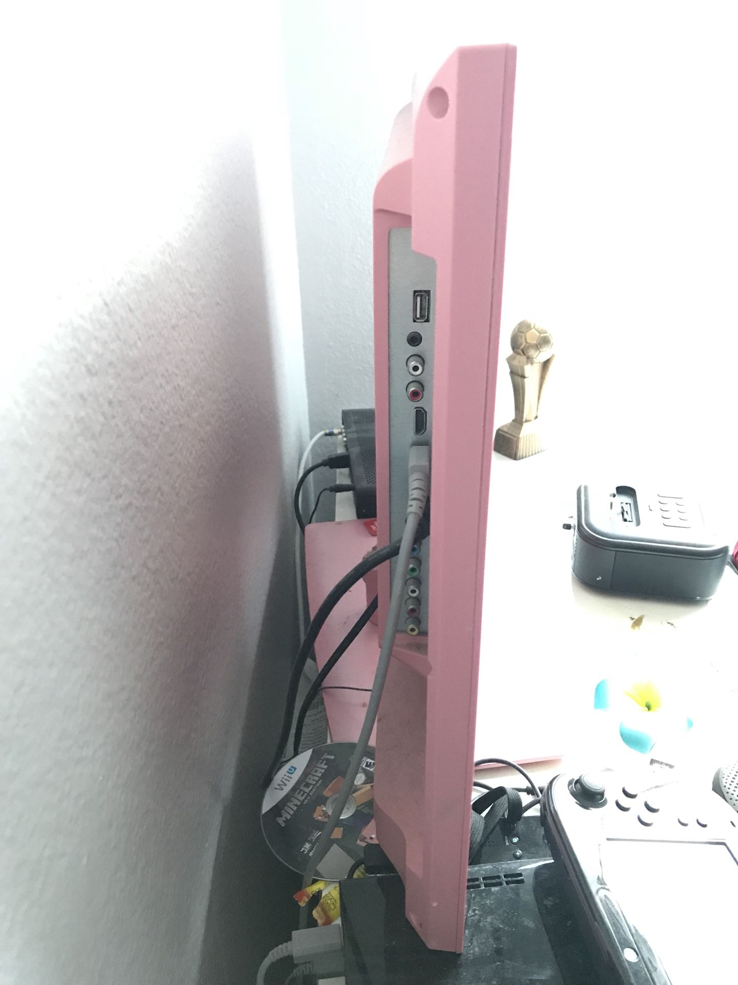 Pink Hiteker 32” flat screen tv