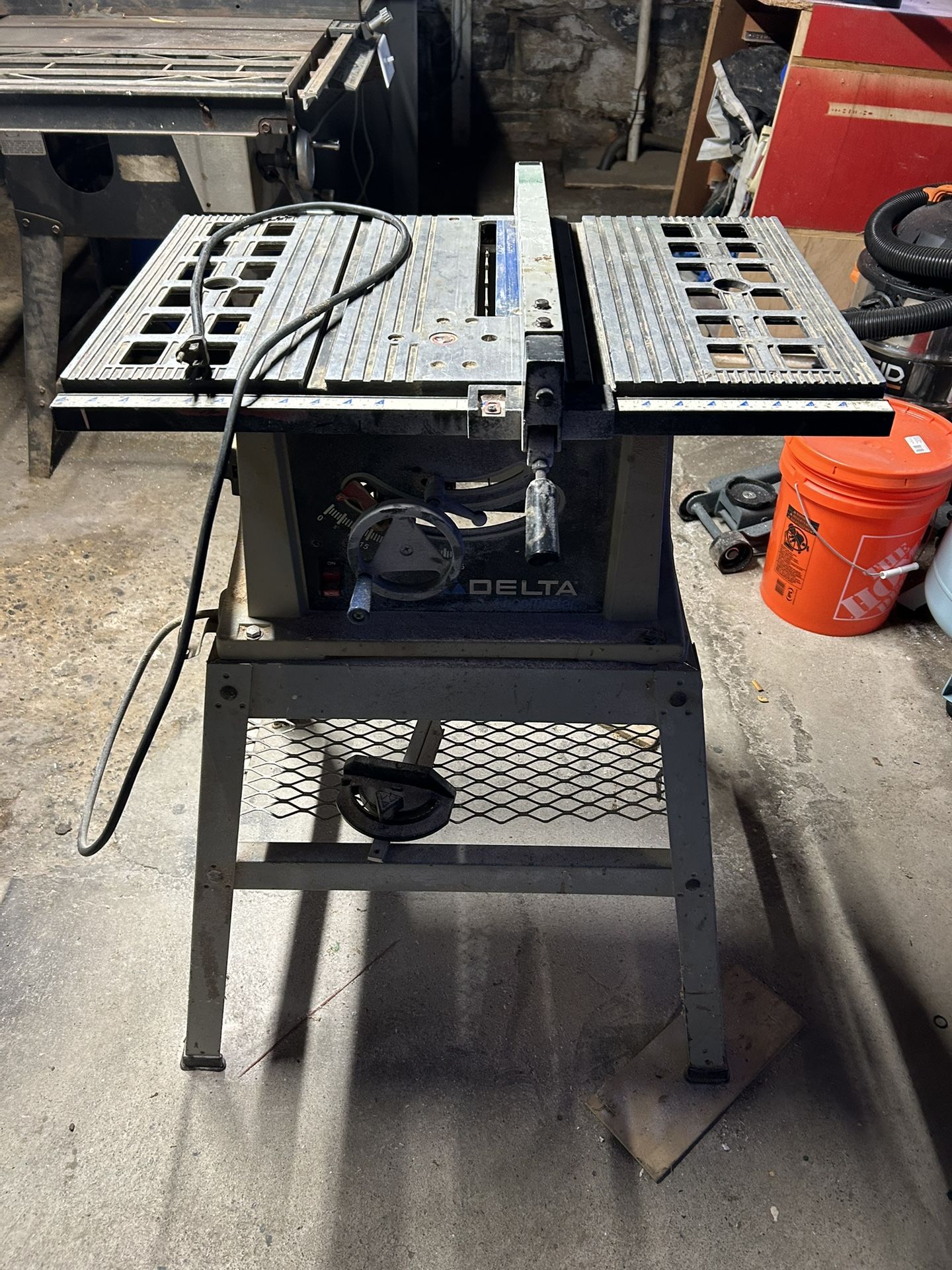 Delta Table Saw