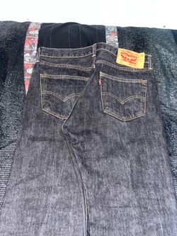 Selling Levi’s 501s shorts