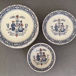 Vintage Johnson Brothers England Hearts & Flowers Dinnerware plates and bowls - 29 pieces 