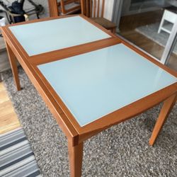 Extendable Dinner Table 