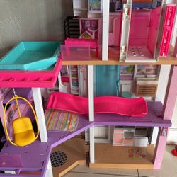 Barbie Dream house 