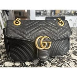 Authentic Gucci Marmont Small Purse Black