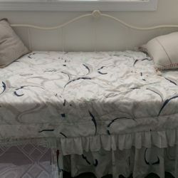 Nice Two Beds In One With Both Mattress Twins