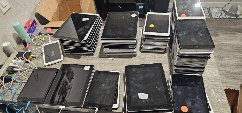 Bunch Of Ipad And Few Iphones Need Gone 
