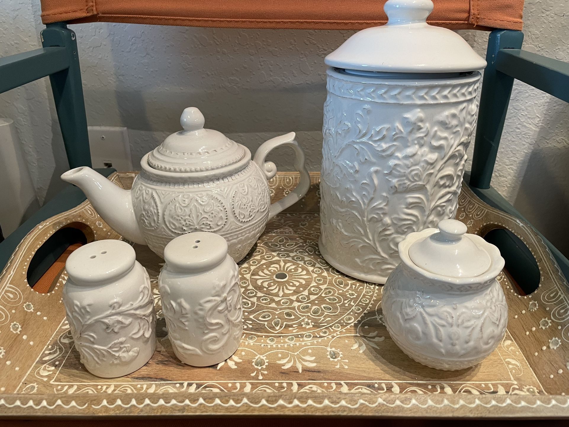 White Tea Pot Set