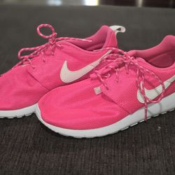 Pink NIKE Roshe 4.5Y
