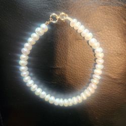 14k Pearl Bracelet 