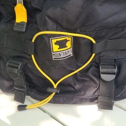 Mountainsmith Day Lumbar Packs– 2 Available Multi-Carry Hiking Bag – 18L Capacity – Rugged & Versatile