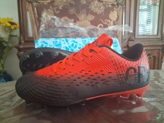 Soccer cleats us size 5.5youth
