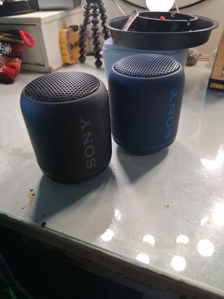 Speakers Set Both Connect Together