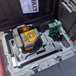 DeWalt green laser level new $200