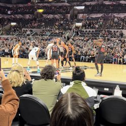 Courtside Spurs Tickets TODAY 