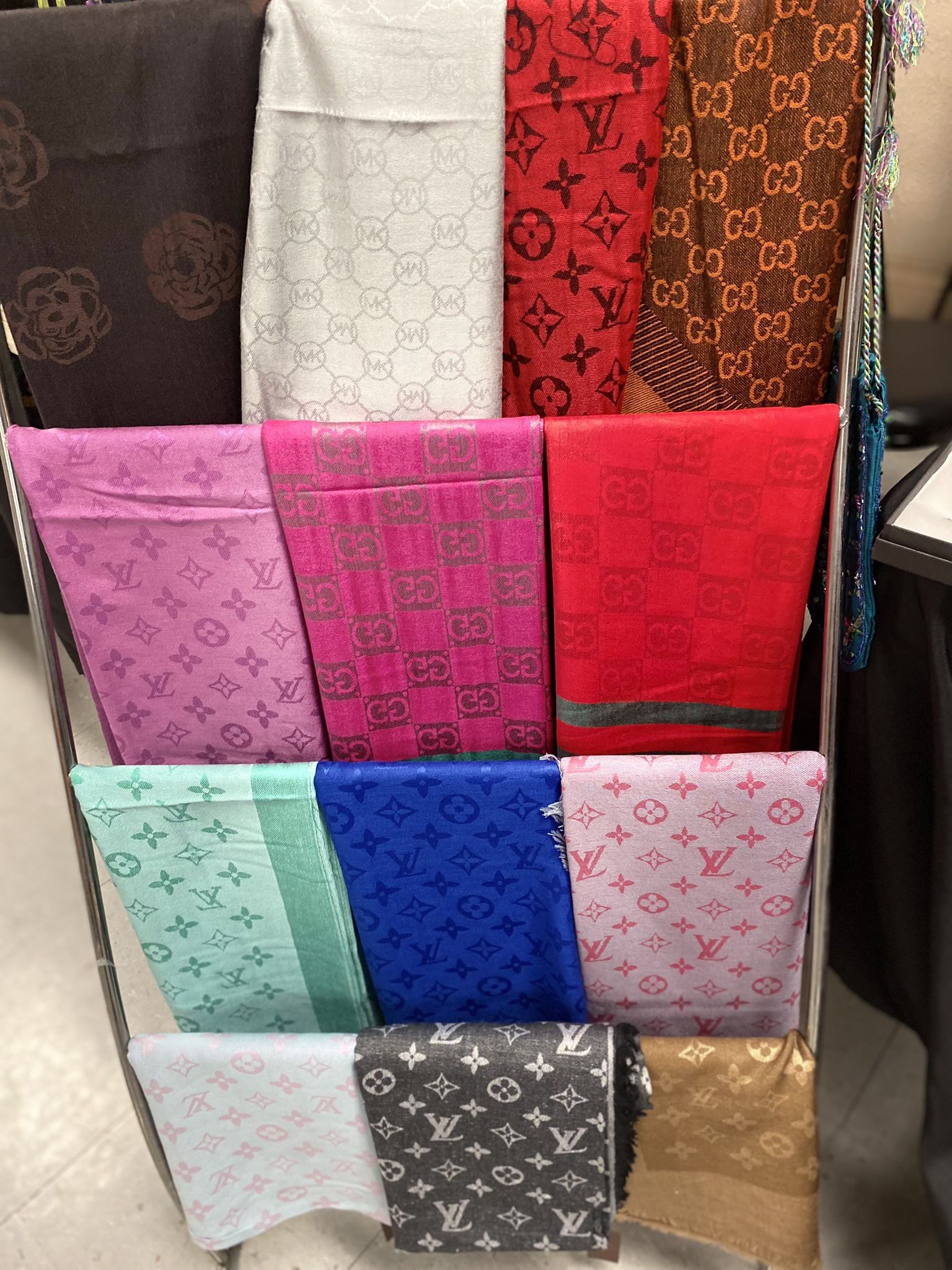 shawls / scarf