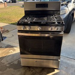 GE Stove For Sale; Estufa En Venta