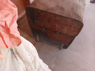Antique Victorian Dometop Steamer Trunk