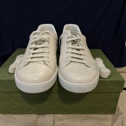 Gucci Ace GG Embossed Ivory Sneakers Mens 