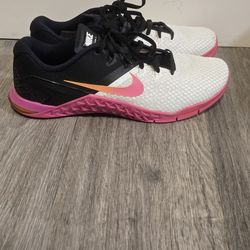 Women's Metcon 11