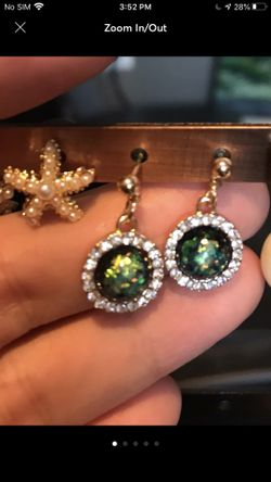 Green diamond earring