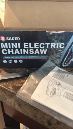 Saker Mini Chainsaw,Portable Electric Chainsaws Cordless,Handheld Chain Saw Pruning Shears Chain Saws for Tree Branches,Courtyard,Household and Garden