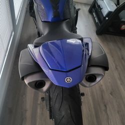 2009 YAMAHA R1