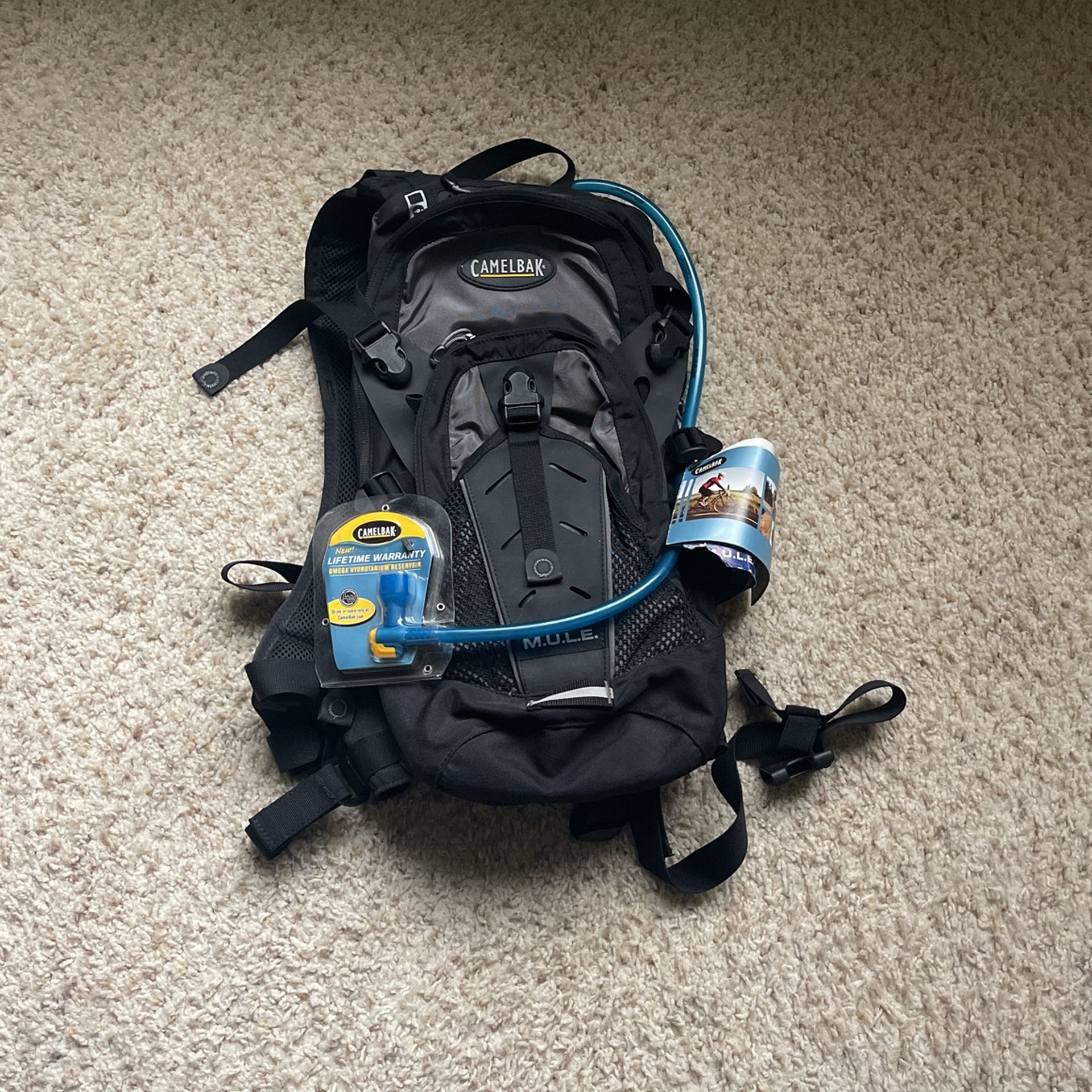 Camelbak Mule Black D2 Fit Black Hiking Biking Hydration Backpack