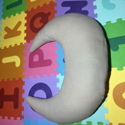 Snuggle Me Organic Feeding Support Pillow