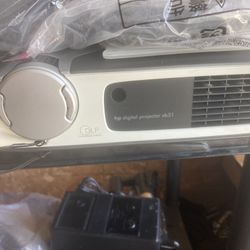 HP Digital Projector 