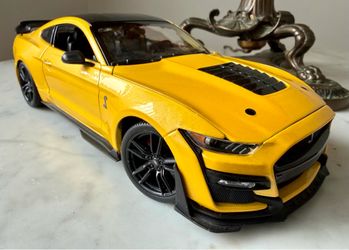 Maisto 1:18 2020 Ford Mustang Shelby GT500 Yellow Diecast