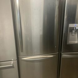 Kenmore Bottom Freezer Refrigerator 
